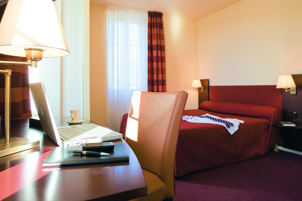 Le Parc Des Fees Hotel Retaurant & Spa La Bourboule Room photo